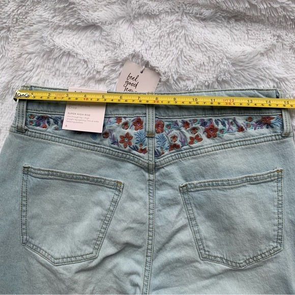 Lauren Conrad | NWT Super High Rise Size 6 Crop Floral Embroidered Jeans - Picture 9 of 16